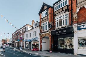 Central Hidden Gem - From 125 Per Night