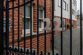 Central Modern Flat Sleeps 6 - Dedicated Parking - From 125 Per Night