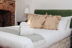 1400 Cottage An Enchanting Unique Stay - From 120 Per Night