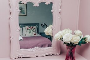 Montpellier House Centrally Located Large Garden - From 300 Per Night