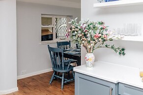 Montpellier House Centrally Located Large Garden - From 300 Per Night