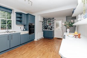 Montpellier House Centrally Located Large Garden - From 300 Per Night