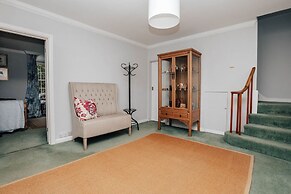 Montpellier House Centrally Located Large Garden - From 300 Per Night