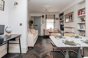 The Emerald - Central Henley 2 Bedroom House