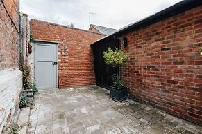 The Emerald - Central Henley 2 Bedroom House