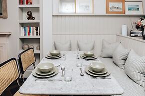 The Emerald - Central Henley 2 Bedroom House