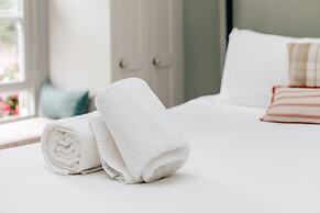 The Emerald - Central Henley 2 Bedroom House