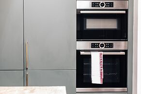 The Emerald - Central Henley 2 Bedroom House