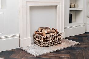 The Emerald - Central Henley 2 Bedroom House