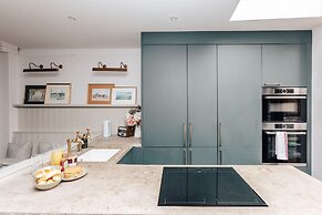 The Emerald - Central Henley 2 Bedroom House