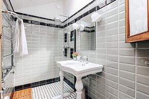 The Emerald - Central Henley 2 Bedroom House