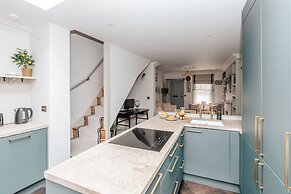 The Emerald - Central Henley 2 Bedroom House