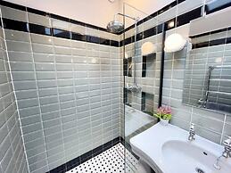 The Emerald - Central Henley 2 Bedroom House