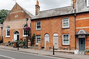 The Emerald - Central Henley 2 Bedroom House