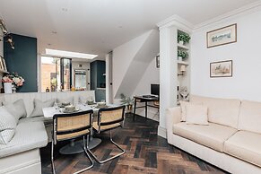 The Emerald - Central Henley 2 Bedroom House