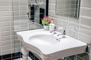 The Emerald - Central Henley 2 Bedroom House