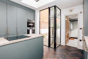 The Emerald - Central Henley 2 Bedroom House