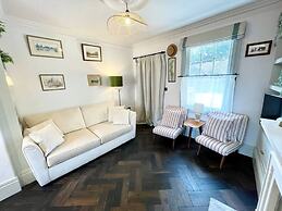 The Emerald - Central Henley 2 Bedroom House