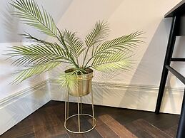 The Emerald - Central Henley 2 Bedroom House