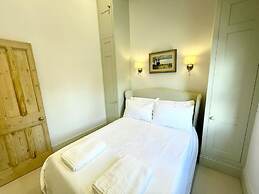 The Emerald - Central Henley 2 Bedroom House