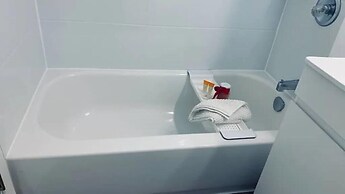 Barefoot Villas Room 6 Oak