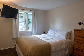 Barefoot Villas Cabin 2 Moose w/ Hot Tub