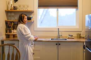 Barefoot Villas Cabin 2 Moose w/ Hot Tub