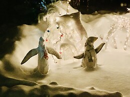 Barefoot Villas Cabin 2 Moose w/ Hot Tub