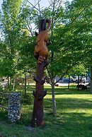 Barefoot Villas Cabin 2 Moose w/ Hot Tub