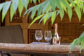 Barefoot Villas Cabin 3 Caribou