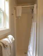 Barefoot Villas Cabin 3 Caribou