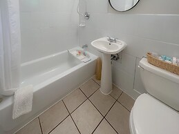 Barefoot Villas Room 3 Blue Jay