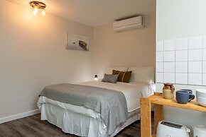 Barefoot Villas Room 7 Kodiak