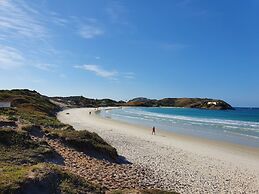 Apartamento pertinho da Praia do FORTE!(104)