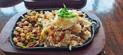 SEMPRE PREMIER INN MACTAN AIRPORT HOTEL