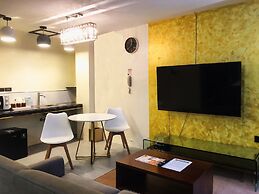 SEMPRE PREMIER INN MACTAN AIRPORT HOTEL