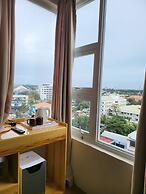 SEMPRE PREMIER INN MACTAN AIRPORT HOTEL