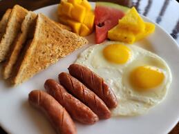 SEMPRE PREMIER INN MACTAN AIRPORT HOTEL