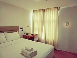 SEMPRE PREMIER INN MACTAN AIRPORT HOTEL