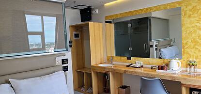 SEMPRE PREMIER INN MACTAN AIRPORT HOTEL