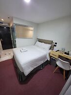 SEMPRE PREMIER INN MACTAN AIRPORT HOTEL