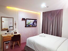 SEMPRE PREMIER INN MACTAN AIRPORT HOTEL
