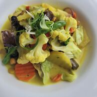 SEMPRE PREMIER INN MACTAN AIRPORT HOTEL