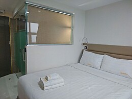 SEMPRE PREMIER INN MACTAN AIRPORT HOTEL