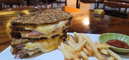 SEMPRE PREMIER INN MACTAN AIRPORT HOTEL