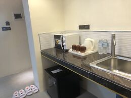 SEMPRE PREMIER INN MACTAN AIRPORT HOTEL