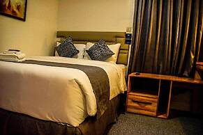 SEMPRE PREMIER INN MACTAN AIRPORT HOTEL