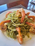 SEMPRE PREMIER INN MACTAN AIRPORT HOTEL