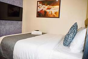 SEMPRE PREMIER INN MACTAN AIRPORT HOTEL