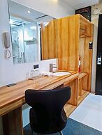 SEMPRE PREMIER INN MACTAN AIRPORT HOTEL